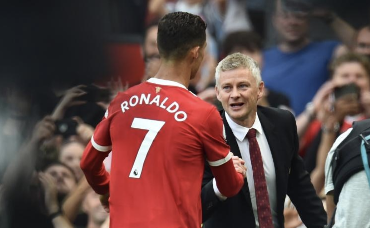 里程碑夜门兴格拉德巴赫临场应变，欧冠转会期刷纪录，质疑声仍在，临场指挥获称赞的简单介绍